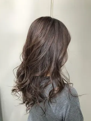 セミロング カラー 【透明感、艶髪】西村 有司のヘアスタイル