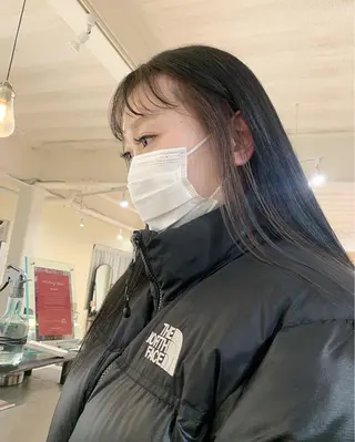 ロング カラー 本間 結衣のヘアスタイル