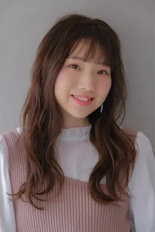 ロング 長谷川 里佳のヘアスタイル