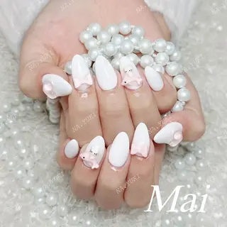 ネイル 🦋 Queenieのネイルデザイン