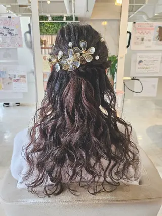 ヘアアレンジ ロング 岡田 奈々のヘアスタイル