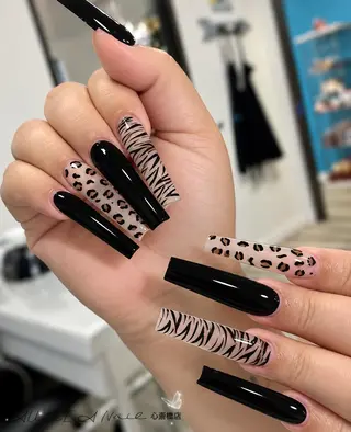 ネイル H-nail ロング/3D/Y2Kのネイルデザイン