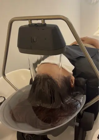 ミディアム 白岩 良子のヘアスタイル