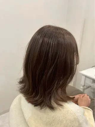 ミディアム カラー 大谷 真央のヘアスタイル