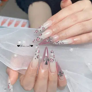 ネイル shine 🎀 長さ出し専門のネイルデザイン