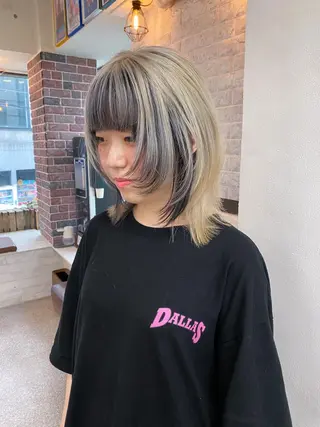 ミディアム カラー レイヤーウルフ エクステ磯部のヘアスタイル