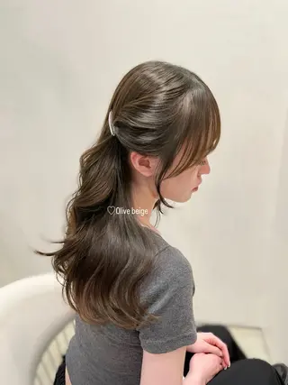 ロング SONA/レイヤー/ 顔周り/ダブルカラーのヘアスタイル