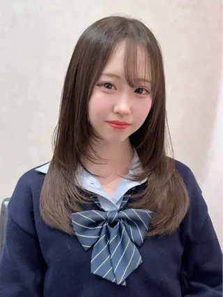 セミロング 《韓国レイヤー特化》 艶髪✨EMIのヘアスタイル