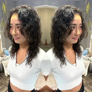 ミディアム 大人上品特化 レイヤー🇺🇸山村のヘアスタイル