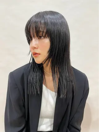 セミロング ミルクティー× グレージュMOMOのヘアスタイル