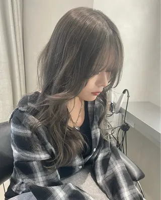 セミロング カラー 韓国ハイレイヤー ハッシュカット特化のヘアスタイル