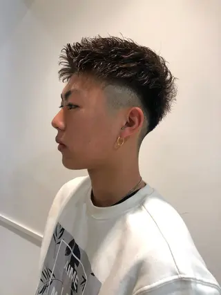 パーマ メンズ 似合う髪型見つけます AYAKAのヘアスタイル