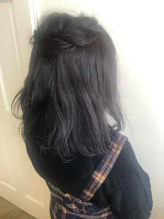 ミディアム カラー MIOベージュカラー 柔らかいカラーのヘアスタイル
