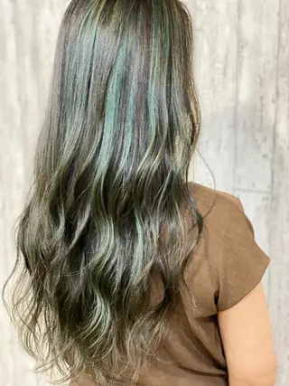 ロング カラー 勝河 怜楊のヘアスタイル