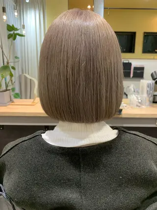 ショート カラー hubhair レイヤー/透明感のヘアスタイル
