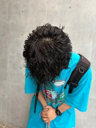 ショート パーマ メンズ 一目惚れ艶ハイトーン /艶カラー/しほのヘアスタイル