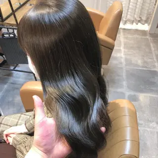 ミディアム カラー 🫧小顔顔周りカット レイヤー/縮毛/白倉のヘアスタイル