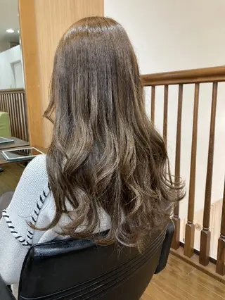 ロング 近森 美帆[モーラ高石店]のヘアスタイル