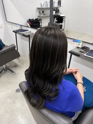 カラー 平野 実優のヘアスタイル
