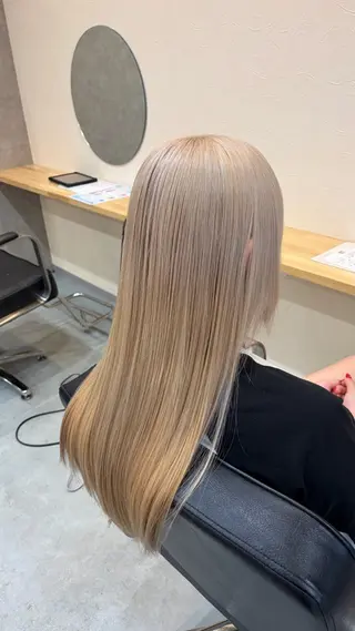 ロング カラー 🎀透明感カラー /ケアブリーチ🎀のヘアスタイル