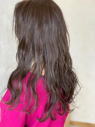 ロング カラー LUXBE LUCEのヘアスタイル