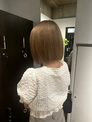 ミディアム 西 美羽のヘアスタイル