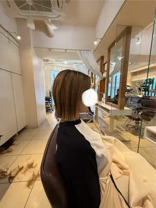 ミディアム 青山 光のヘアスタイル