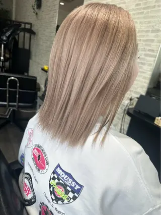 ミディアム Lilly 中谷友里のヘアスタイル