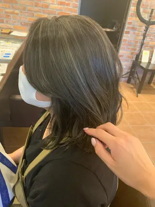 セミロング カラー 齊藤 衣梨佳のヘアスタイル