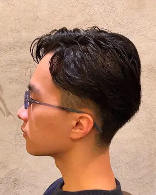 ショート メンズ✂️レディス 岩井勇磨のヘアスタイル