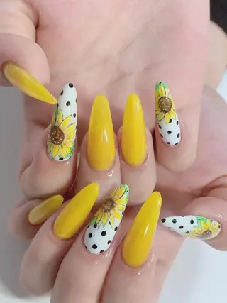 ネイル ・:*+.✳︎˚✧₊ MAKI NAILのネイルデザイン