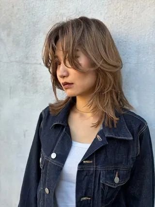 ミディアム 三好 智のヘアスタイル