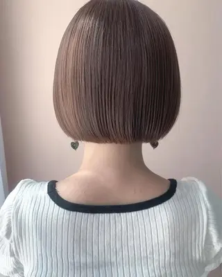 ショート カラー hubhair レイヤー/透明感のヘアスタイル