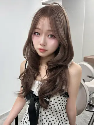 ロング カラー 友田 那都のヘアスタイル