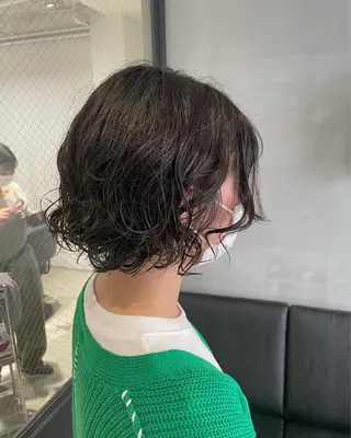 ショート パーマ 暖色カラー🍊 ボブ🌿顔周りcutのヘアスタイル