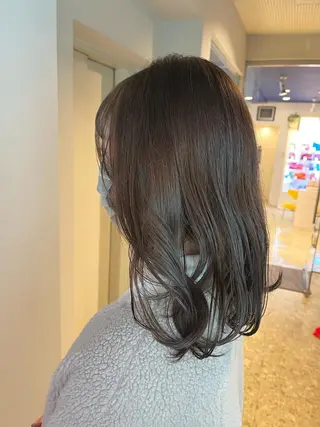 ミディアム カラー うしだ かおるのヘアスタイル