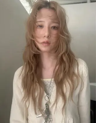 ロング カラー 山田 麻椰のヘアスタイル