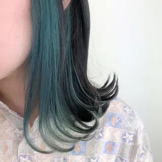ミディアム カラー インナーカラー 推し ブリーチ 髪質改善のヘアスタイル