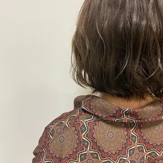 ミディアム カラー NATURAL MOMOMIのヘアスタイル