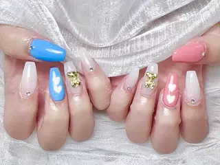 ネイル 🦋 Queenieのネイルデザイン