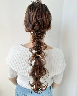 ロング ヘアアレンジ 近藤 歌留多のヘアスタイル