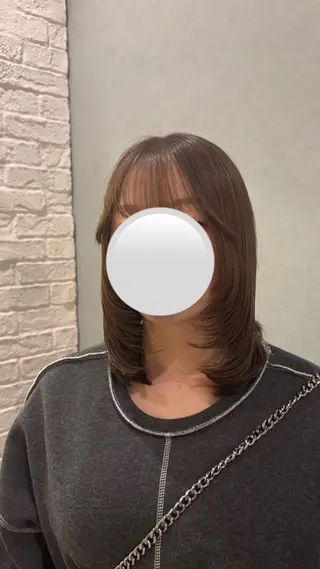 ミディアム RUDDER 小泉のヘアスタイル