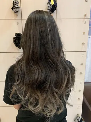 カラー SALOWIN栄 高須大貴のヘアスタイル