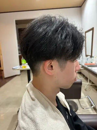 ミディアム 矢藤 豪晃のヘアスタイル