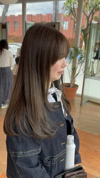 カラー 岩永 向日葵のヘアスタイル