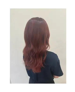 カラー 新嵩 真理のヘアスタイル