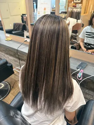 ロング RIEブリーチ& エクステ特化型のヘアスタイル