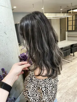 セミロング Loob.TOKYO MIYA🌈のヘアスタイル