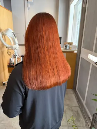 ミディアム miloc MOMOKAのヘアスタイル