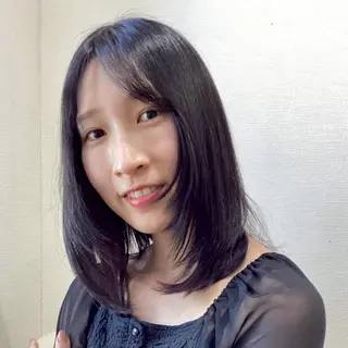 セミロング 渕 七海のヘアスタイル